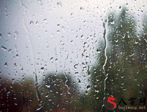 梦见突然下雨